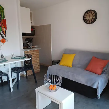 Cosy En Bord De - Port Santia Lucia St Raphael Apartment