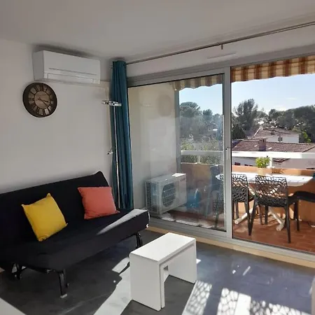 Apartment Cosy En Bord De - Port Santia Lucia St Raphael *